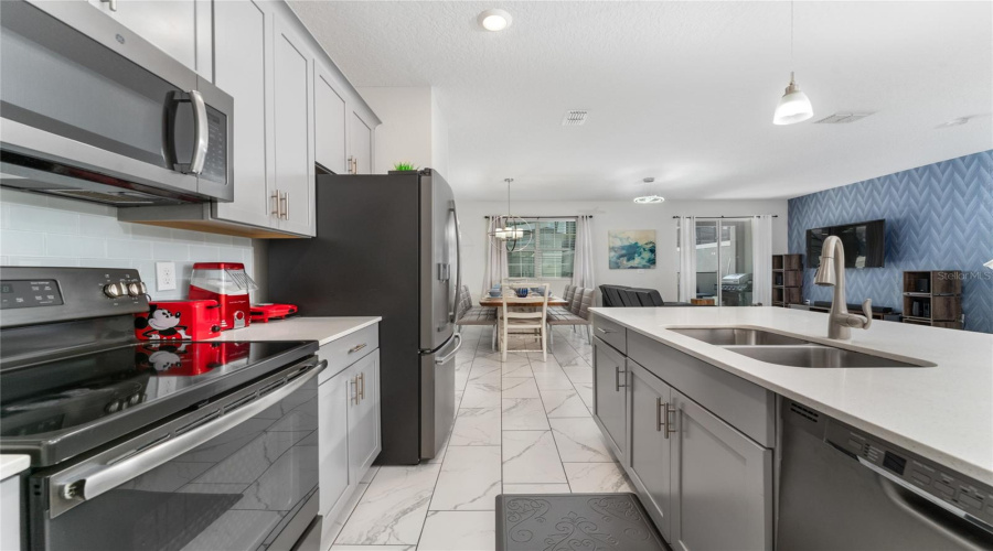 KISSIMMEE, Florida 34746, 5 Bedrooms Bedrooms, ,4 BathroomsBathrooms,Residential,For Sale,WINDERMERE,0,MFRO6322104