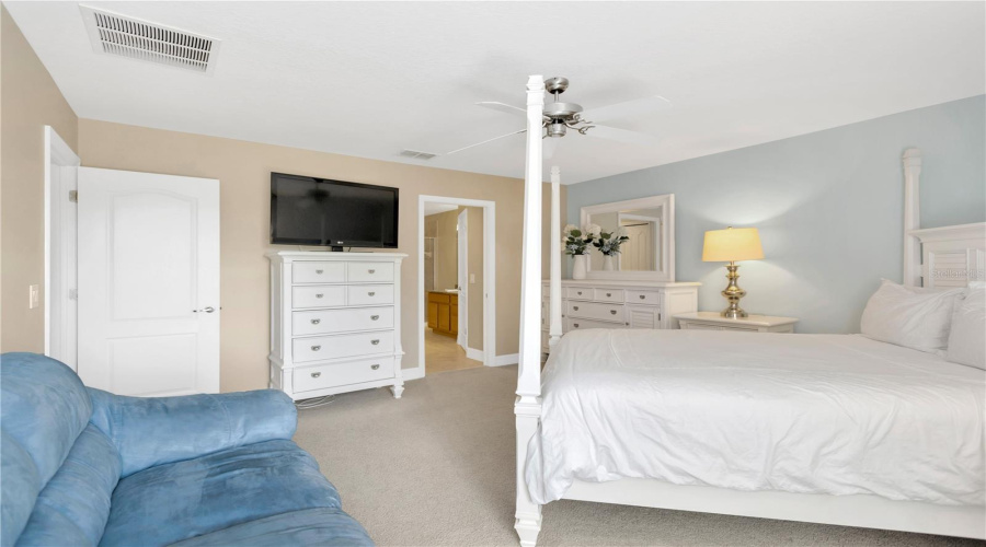 DAVENPORT, Florida 33896, 4 Bedrooms Bedrooms, ,4 BathroomsBathrooms,Residential,For Sale,SUFFOLK,0,MFRTB8401106