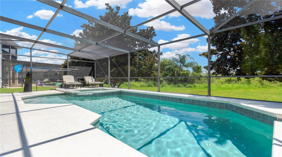 DAVENPORT, Florida 33896, 4 Bedrooms Bedrooms, ,4 BathroomsBathrooms,Residential,For Sale,SUFFOLK,0,MFRTB8401106