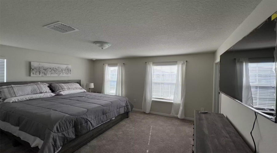 DAVENPORT, Florida 33897, 10 Bedrooms Bedrooms, ,8 BathroomsBathrooms,Residential,For Sale,MAHALO,0,MFRO6321864