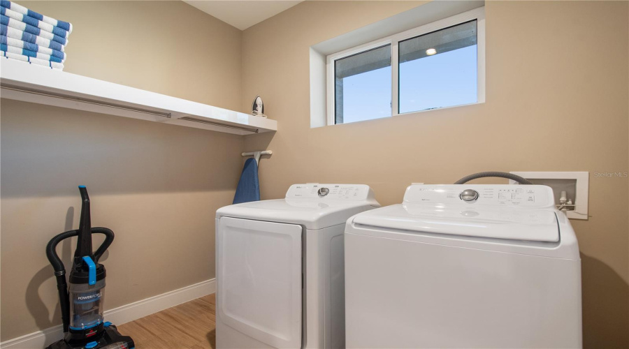 KISSIMMEE, Florida 34747, 4 Bedrooms Bedrooms, ,4 BathroomsBathrooms,Residential,For Sale,ROCKEFELLER,0,MFRO6322145