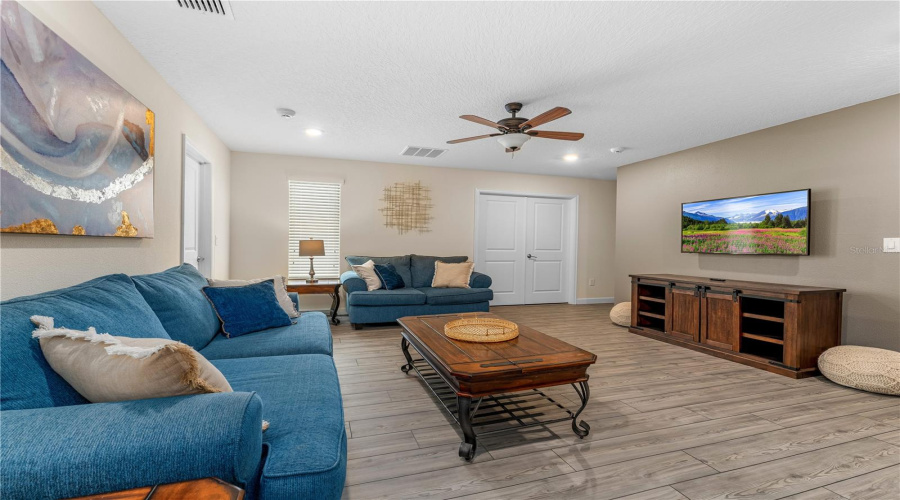 KISSIMMEE, Florida 34746, 8 Bedrooms Bedrooms, ,5 BathroomsBathrooms,Residential,For Sale,FABLE,0,MFRO6322322