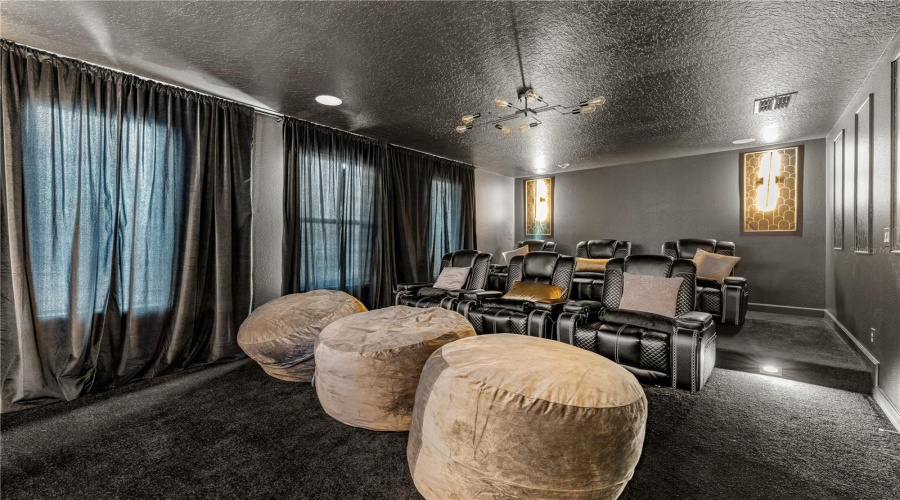 KISSIMMEE, Florida 34746, 8 Bedrooms Bedrooms, ,5 BathroomsBathrooms,Residential,For Sale,FABLE,0,MFRO6322322