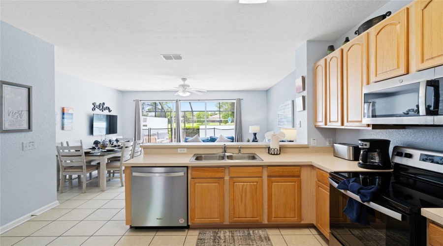 KISSIMMEE, Florida 34747, 3 Bedrooms Bedrooms, ,3 BathroomsBathrooms,Residential,For Sale,RENSHAW,0,MFRS5129607