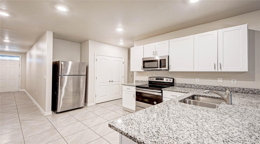 KISSIMMEE, Florida 34746, 3 Bedrooms Bedrooms, ,2 BathroomsBathrooms,Residential,For Sale,SUMMERDALE,0,MFRO6320577