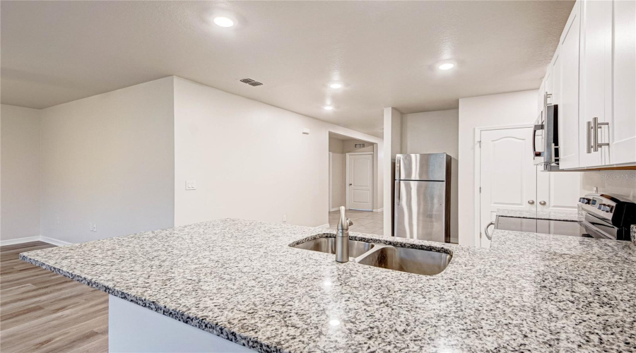 KISSIMMEE, Florida 34746, 3 Bedrooms Bedrooms, ,2 BathroomsBathrooms,Residential,For Sale,SUMMERDALE,0,MFRO6320577