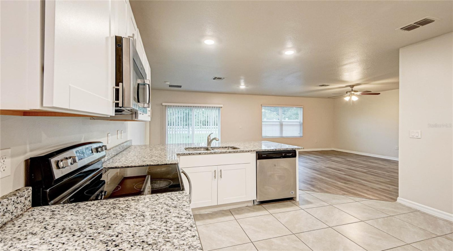 KISSIMMEE, Florida 34746, 3 Bedrooms Bedrooms, ,2 BathroomsBathrooms,Residential,For Sale,SUMMERDALE,0,MFRO6320577