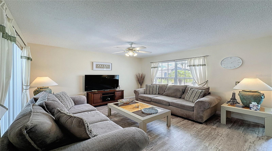 DAVENPORT, Florida 33896, 3 Bedrooms Bedrooms, ,2 BathroomsBathrooms,Residential,For Sale,HOLLINGSHEAD,0,MFRS5129612