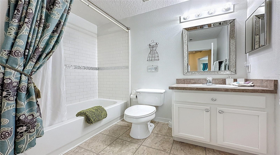 DAVENPORT, Florida 33896, 3 Bedrooms Bedrooms, ,2 BathroomsBathrooms,Residential,For Sale,HOLLINGSHEAD,0,MFRS5129612