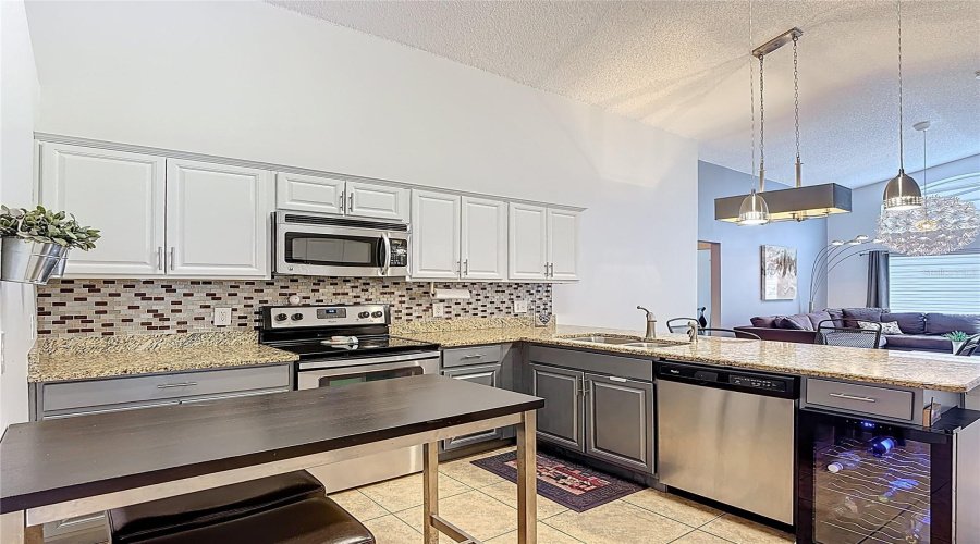 Large kitchen with ample counter space