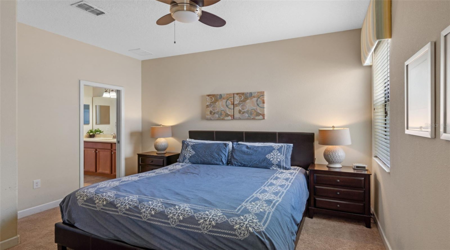 DAVENPORT, Florida 33896, 4 Bedrooms Bedrooms, ,3 BathroomsBathrooms,Residential,For Sale,MOON VALLEY,0,MFRO6322285
