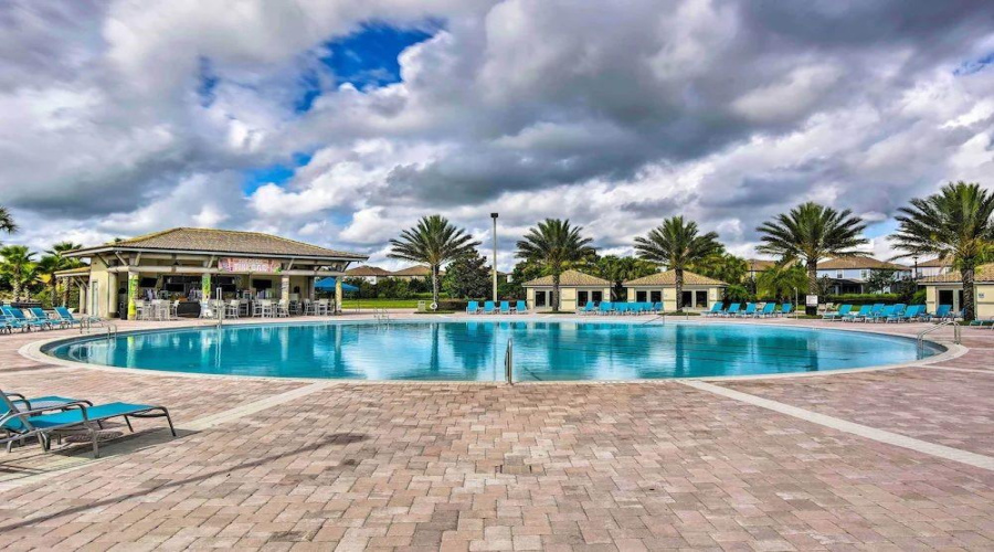 DAVENPORT, Florida 33896, 4 Bedrooms Bedrooms, ,3 BathroomsBathrooms,Residential,For Sale,MOON VALLEY,0,MFRO6322285