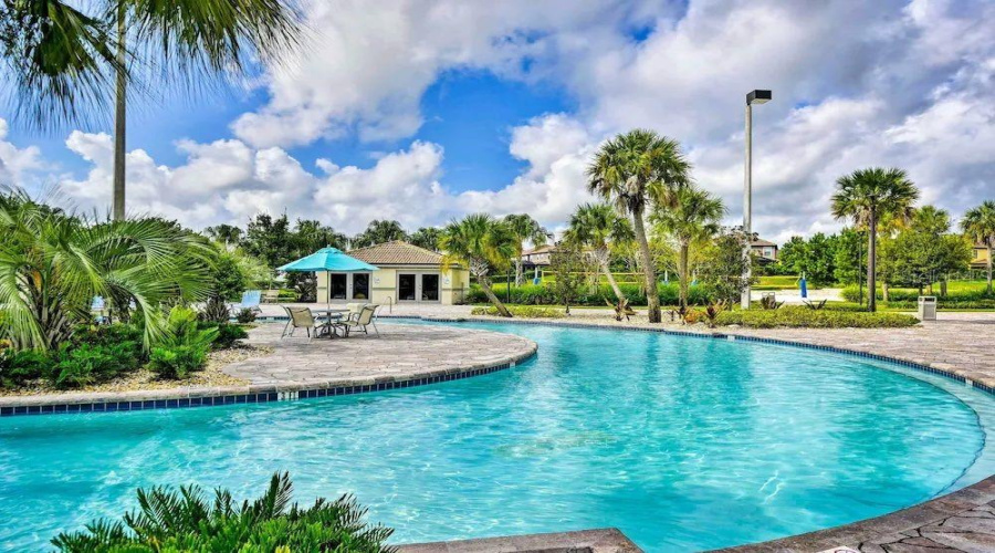 DAVENPORT, Florida 33896, 4 Bedrooms Bedrooms, ,3 BathroomsBathrooms,Residential,For Sale,MOON VALLEY,0,MFRO6322285