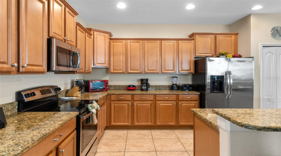 DAVENPORT, Florida 33896, 4 Bedrooms Bedrooms, ,3 BathroomsBathrooms,Residential,For Sale,MOON VALLEY,0,MFRO6322285