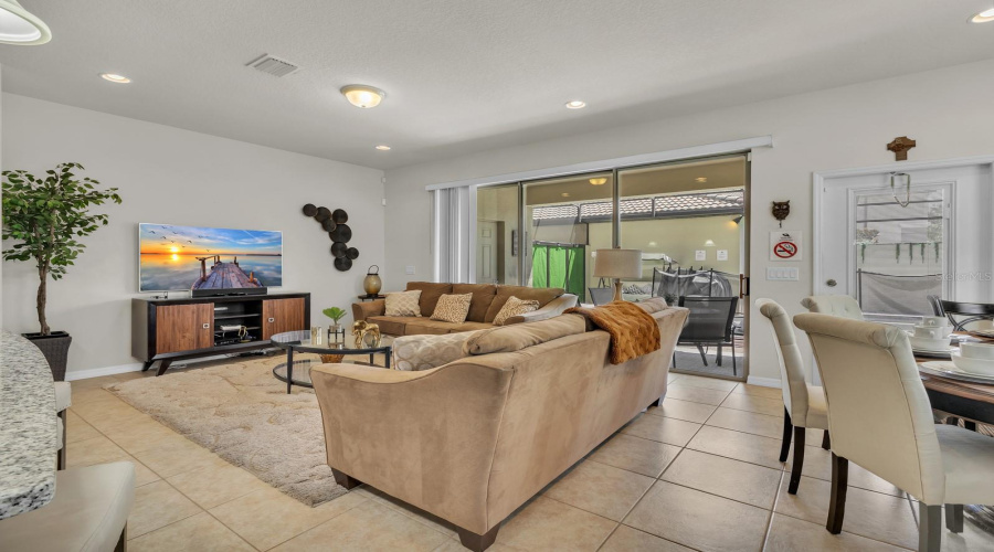 KISSIMMEE, Florida 34747, 5 Bedrooms Bedrooms, ,4 BathroomsBathrooms,Residential,For Sale,MAJORCA,0,MFRO6322434