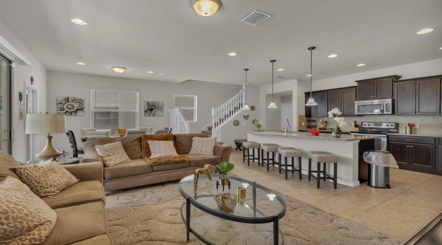 KISSIMMEE, Florida 34747, 5 Bedrooms Bedrooms, ,4 BathroomsBathrooms,Residential,For Sale,MAJORCA,0,MFRO6322434