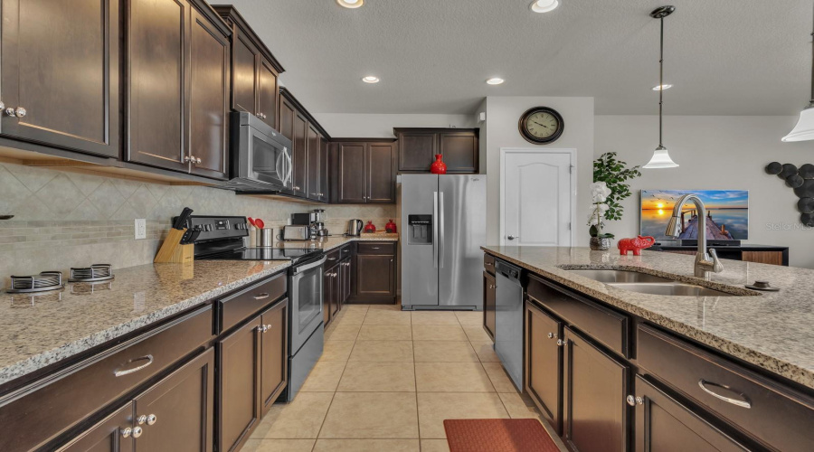 KISSIMMEE, Florida 34747, 5 Bedrooms Bedrooms, ,4 BathroomsBathrooms,Residential,For Sale,MAJORCA,0,MFRO6322434
