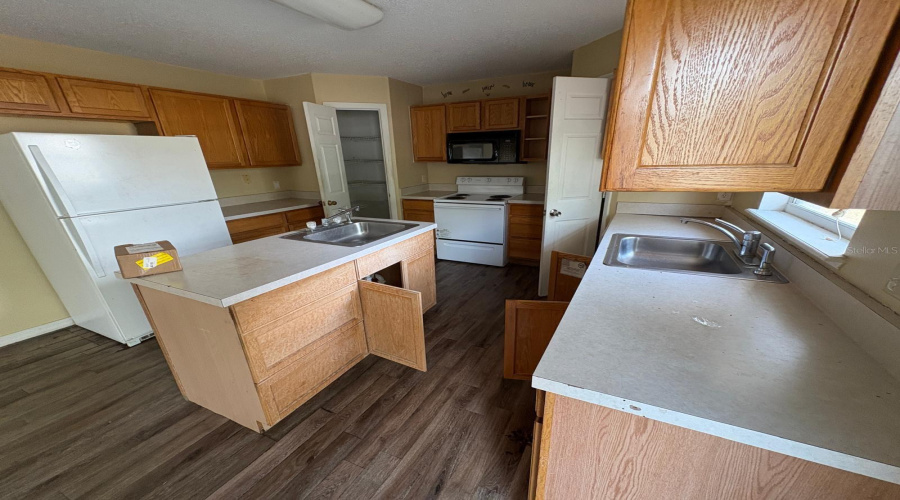 DAVENPORT, Florida 33837, 4 Bedrooms Bedrooms, ,2 BathroomsBathrooms,Residential,For Sale,VERVAIN,0,MFRO6322448