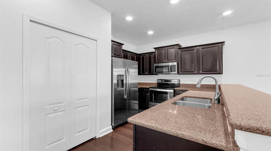 DAVENPORT, Florida 33896, 2 Bedrooms Bedrooms, ,2 BathroomsBathrooms,Residential,For Sale,AZALEA SANDS,0,MFRO6321934
