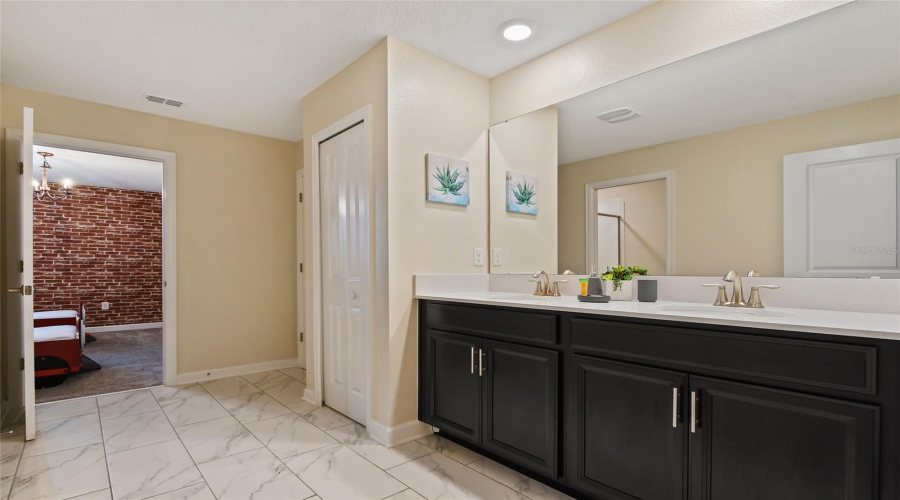 KISSIMMEE, Florida 34746, 9 Bedrooms Bedrooms, ,5 BathroomsBathrooms,Residential,For Sale,NARRATIVE,0,MFRS5129900