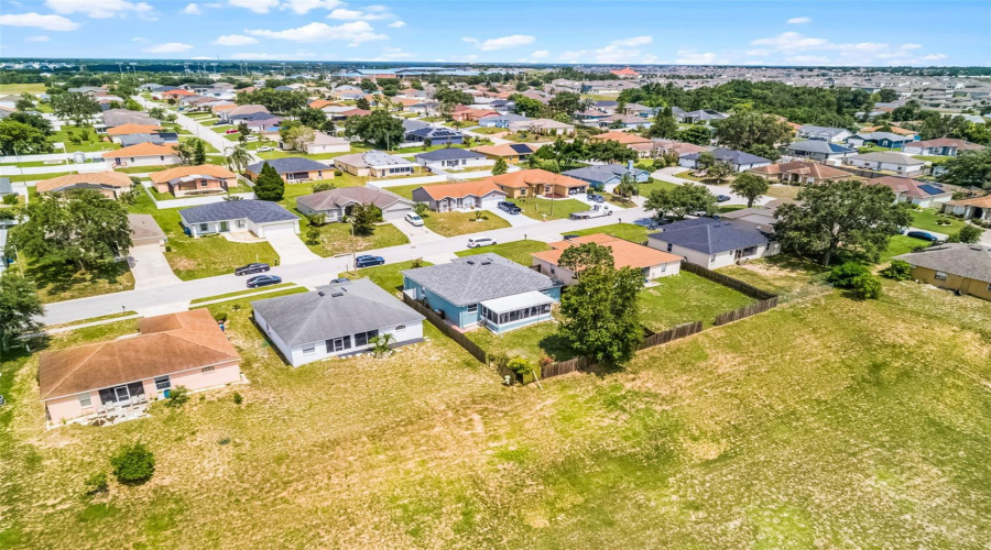 DAVENPORT, Florida 33837, 4 Bedrooms Bedrooms, ,2 BathroomsBathrooms,Residential,For Sale,WINSOR,0,MFRO6322645