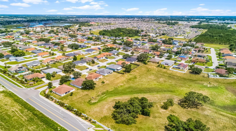 DAVENPORT, Florida 33837, 4 Bedrooms Bedrooms, ,2 BathroomsBathrooms,Residential,For Sale,WINSOR,0,MFRO6322645