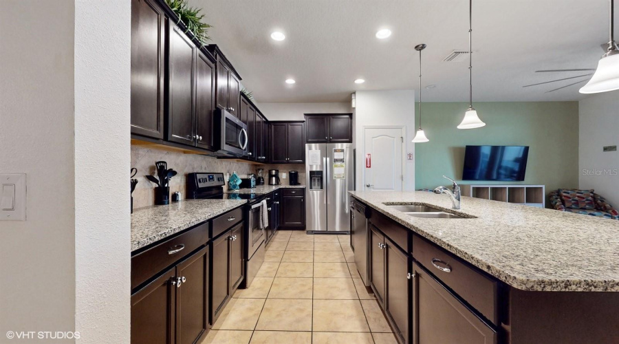 KISSIMMEE, Florida 34747, 5 Bedrooms Bedrooms, ,4 BathroomsBathrooms,Residential,For Sale,GENEVE,0,MFRO6319533