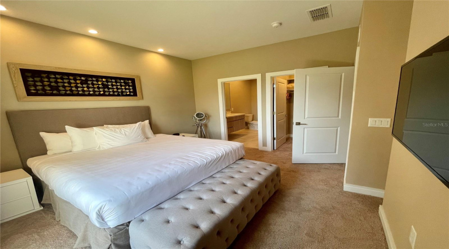 KISSIMMEE, Florida 34747, 4 Bedrooms Bedrooms, ,4 BathroomsBathrooms,Residential,For Sale,BROOKLYN,0,MFRO6322361