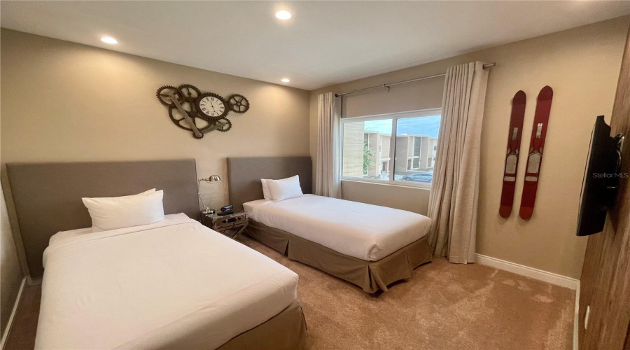 KISSIMMEE, Florida 34747, 4 Bedrooms Bedrooms, ,4 BathroomsBathrooms,Residential,For Sale,BROOKLYN,0,MFRO6322361
