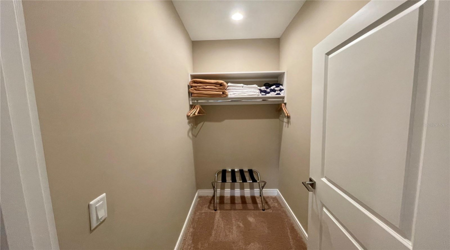 KISSIMMEE, Florida 34747, 4 Bedrooms Bedrooms, ,4 BathroomsBathrooms,Residential,For Sale,BROOKLYN,0,MFRO6322361