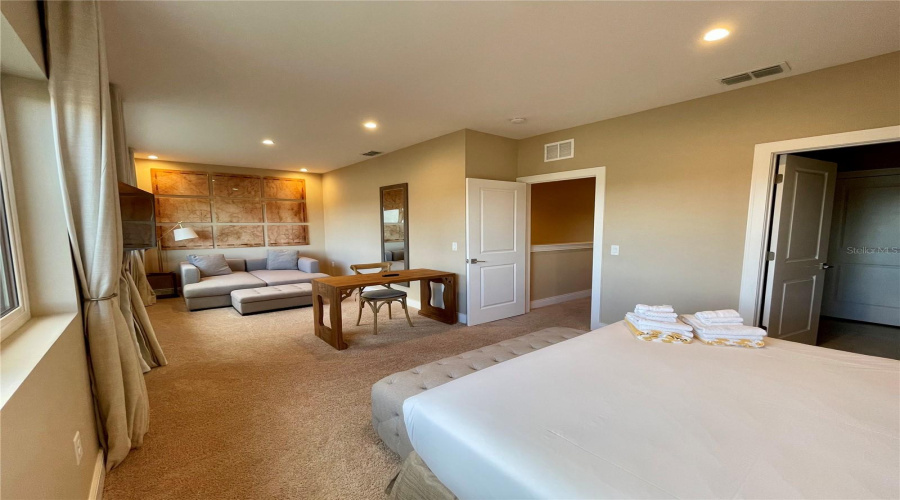 KISSIMMEE, Florida 34747, 4 Bedrooms Bedrooms, ,4 BathroomsBathrooms,Residential,For Sale,BROOKLYN,0,MFRO6322361