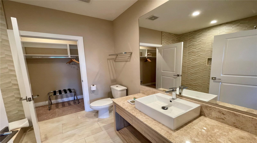 KISSIMMEE, Florida 34747, 4 Bedrooms Bedrooms, ,4 BathroomsBathrooms,Residential,For Sale,BROOKLYN,0,MFRO6322361