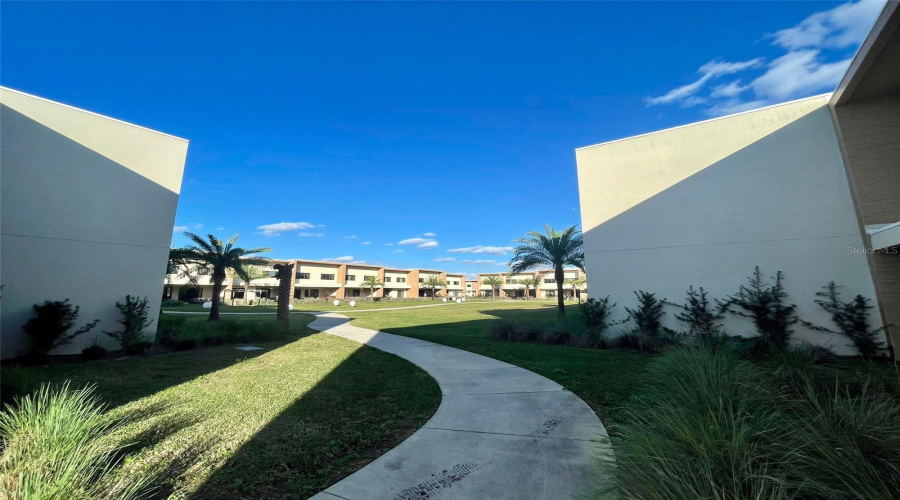 KISSIMMEE, Florida 34747, 4 Bedrooms Bedrooms, ,4 BathroomsBathrooms,Residential,For Sale,BROOKLYN,0,MFRO6322361