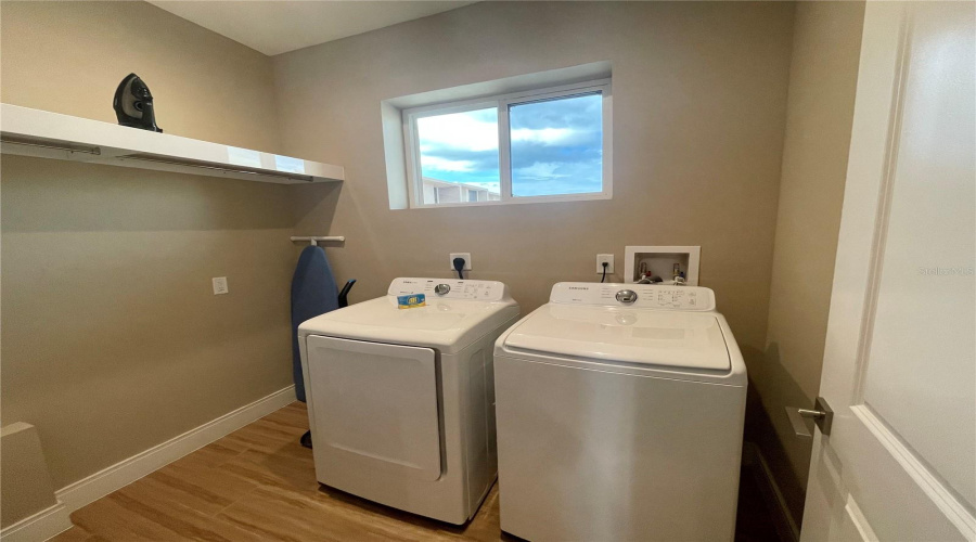 KISSIMMEE, Florida 34747, 4 Bedrooms Bedrooms, ,4 BathroomsBathrooms,Residential,For Sale,BROOKLYN,0,MFRO6322361