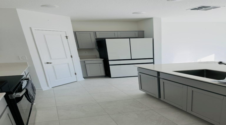 DAVENPORT, Florida 33837, 4 Bedrooms Bedrooms, ,2 BathroomsBathrooms,Residential,For Sale,BIG SUR,0,MFRTB8401464
