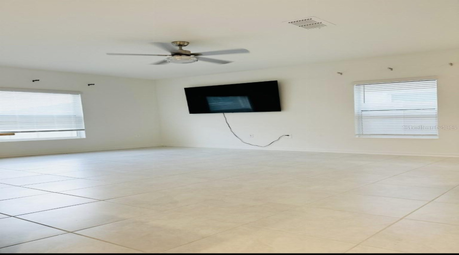 DAVENPORT, Florida 33837, 4 Bedrooms Bedrooms, ,2 BathroomsBathrooms,Residential,For Sale,BIG SUR,0,MFRTB8401464