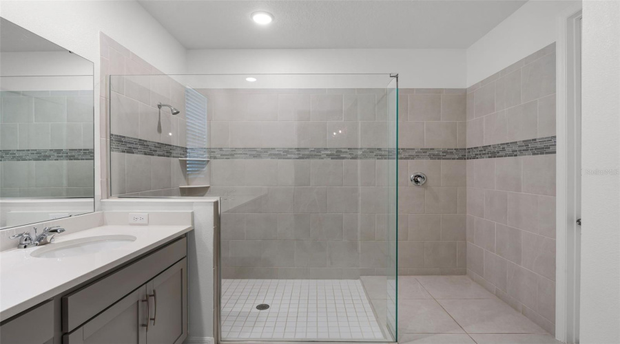KISSIMMEE, Florida 34747, 6 Bedrooms Bedrooms, ,4 BathroomsBathrooms,Residential,For Sale,COCONUT BREEZE,0,MFRO6322168