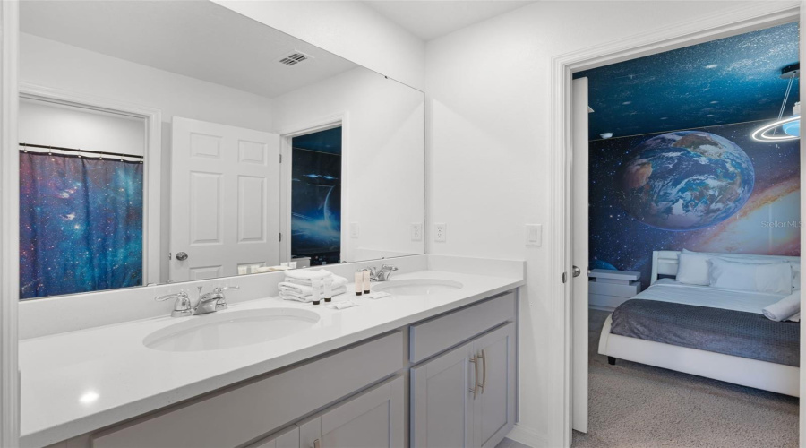 KISSIMMEE, Florida 34747, 6 Bedrooms Bedrooms, ,4 BathroomsBathrooms,Residential,For Sale,COCONUT BREEZE,0,MFRO6322168