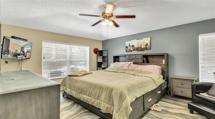 KISSIMMEE, Florida 34746, 5 Bedrooms Bedrooms, ,3 BathroomsBathrooms,Residential,For Sale,LAKE BERKLEY,0,MFRO6321335