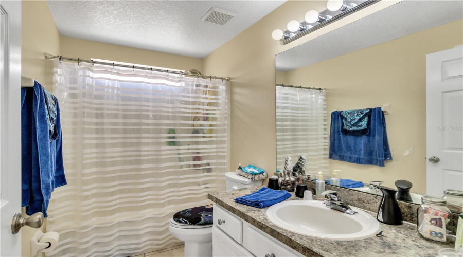 KISSIMMEE, Florida 34746, 5 Bedrooms Bedrooms, ,3 BathroomsBathrooms,Residential,For Sale,LAKE BERKLEY,0,MFRO6321335