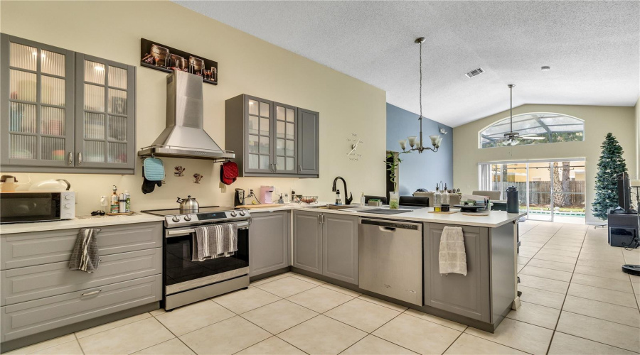 KISSIMMEE, Florida 34746, 5 Bedrooms Bedrooms, ,3 BathroomsBathrooms,Residential,For Sale,LAKE BERKLEY,0,MFRO6321335