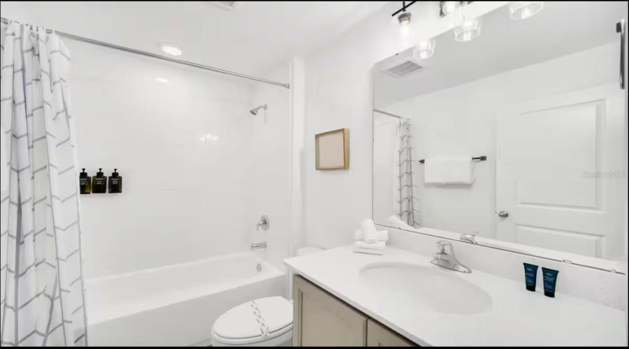DAVENPORT, Florida 33896, 3 Bedrooms Bedrooms, ,2 BathroomsBathrooms,Residential,For Sale,LONGBOAT,0,MFRS5129861