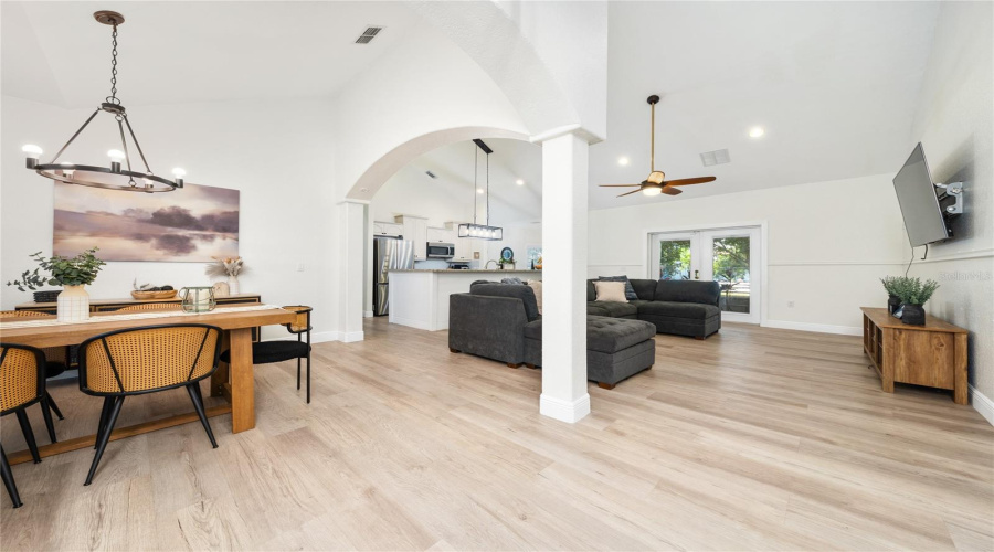 Entrance view - Open concept