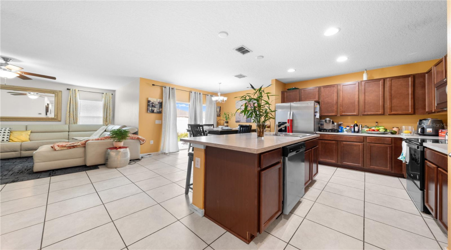 DAVENPORT, Florida 33837, 4 Bedrooms Bedrooms, ,2 BathroomsBathrooms,Residential,For Sale,JEFFERSON,0,MFRS5129936