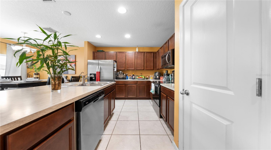 DAVENPORT, Florida 33837, 4 Bedrooms Bedrooms, ,2 BathroomsBathrooms,Residential,For Sale,JEFFERSON,0,MFRS5129936