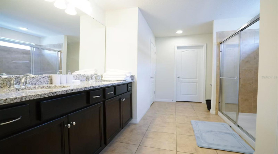 KISSIMMEE, Florida 34747, 5 Bedrooms Bedrooms, ,4 BathroomsBathrooms,Residential,For Sale,NICE,0,MFRO6323096