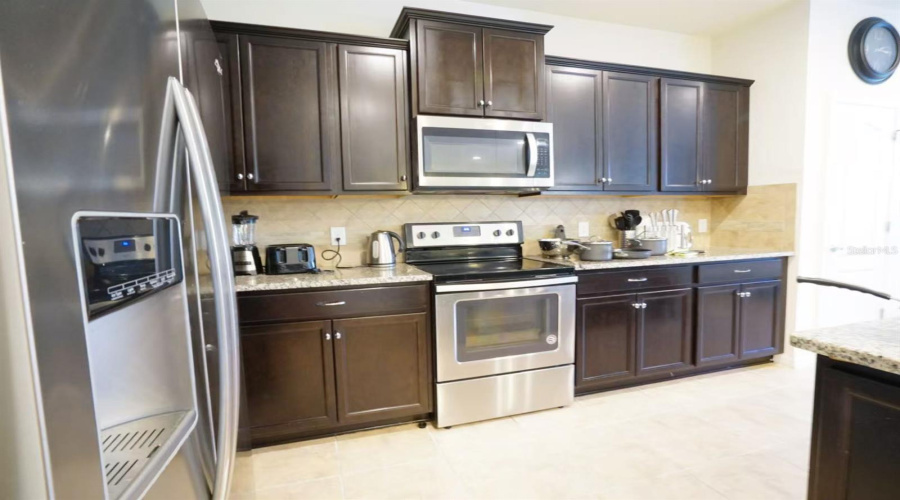 KISSIMMEE, Florida 34747, 5 Bedrooms Bedrooms, ,4 BathroomsBathrooms,Residential,For Sale,NICE,0,MFRO6323096