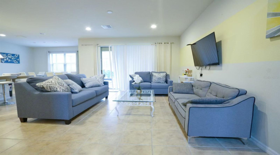 KISSIMMEE, Florida 34747, 5 Bedrooms Bedrooms, ,4 BathroomsBathrooms,Residential,For Sale,NICE,0,MFRO6323096