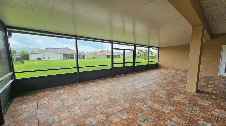 500 square foot Lanai