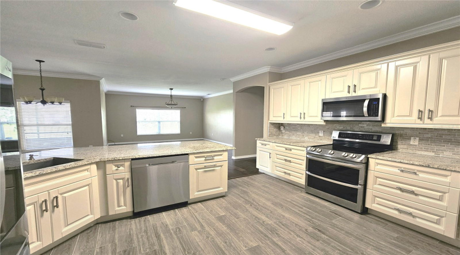 Beautiful Newer Kitchen